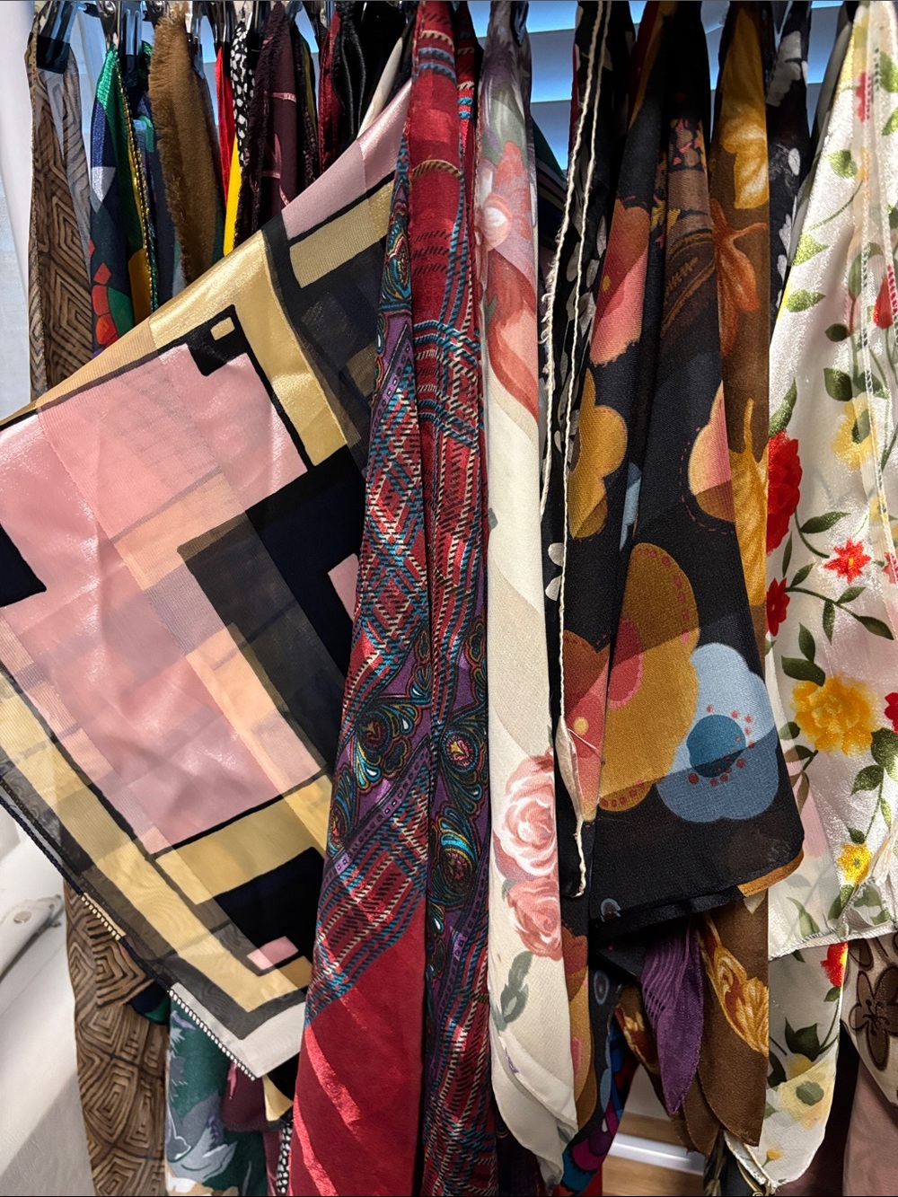 Vintage scarf bundles many sizes and colors - Picture 14 of 15